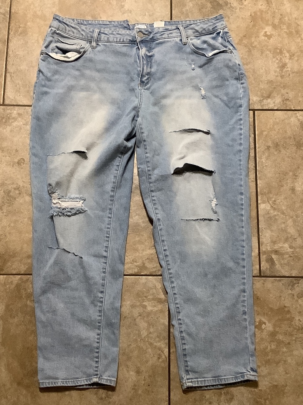 Distressed Light Blue Women’s Relaxed Fit Jeans - Picture 1 of 5